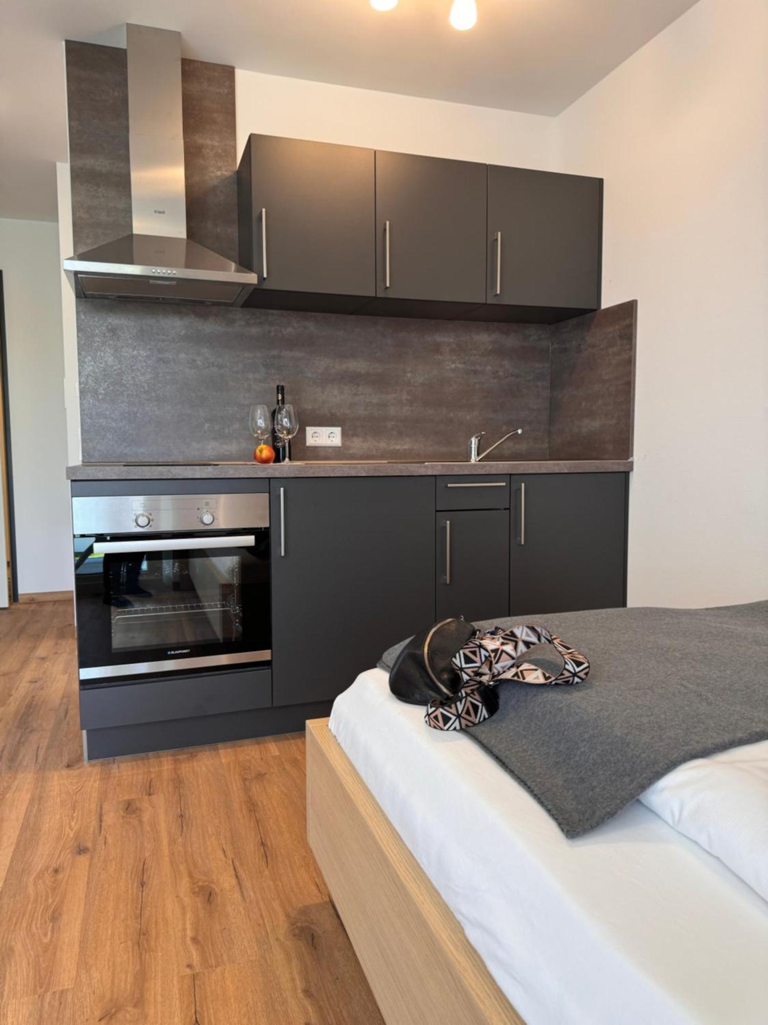 Sonnenhof Apartments บัดเดอร์ไฮม์ ภายนอก รูปภาพ