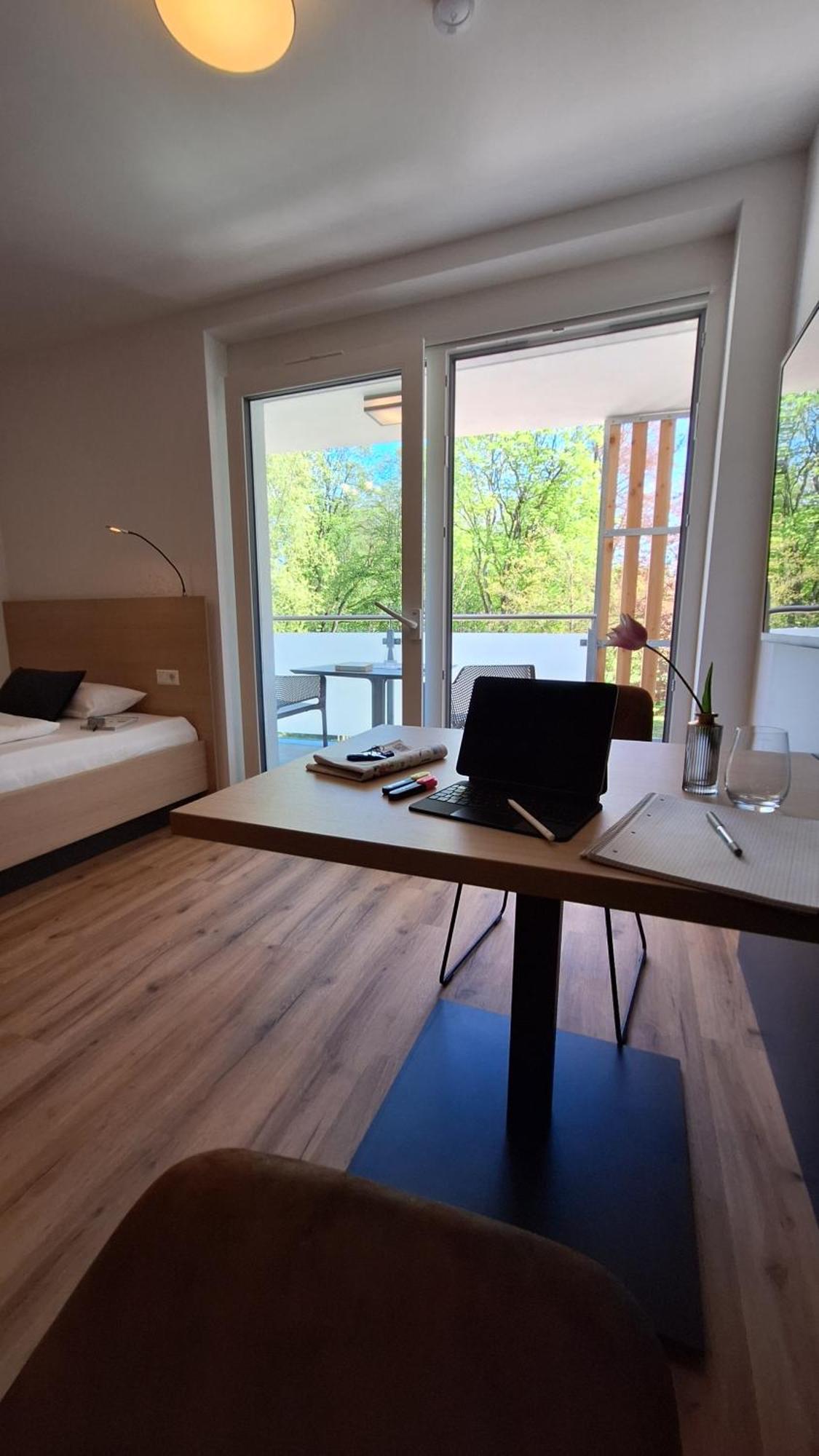Sonnenhof Apartments บัดเดอร์ไฮม์ ภายนอก รูปภาพ